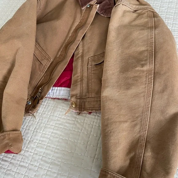 Vintage Carhartt Tan Jacket with Brown Collar - Unisex - Picture 2 of 11